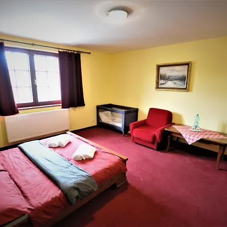 Penzión pre hostí Restauracia Na Mlyne 3*